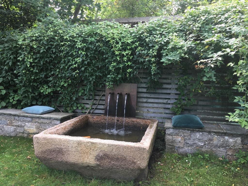 Wasserspiel mit Naturstein