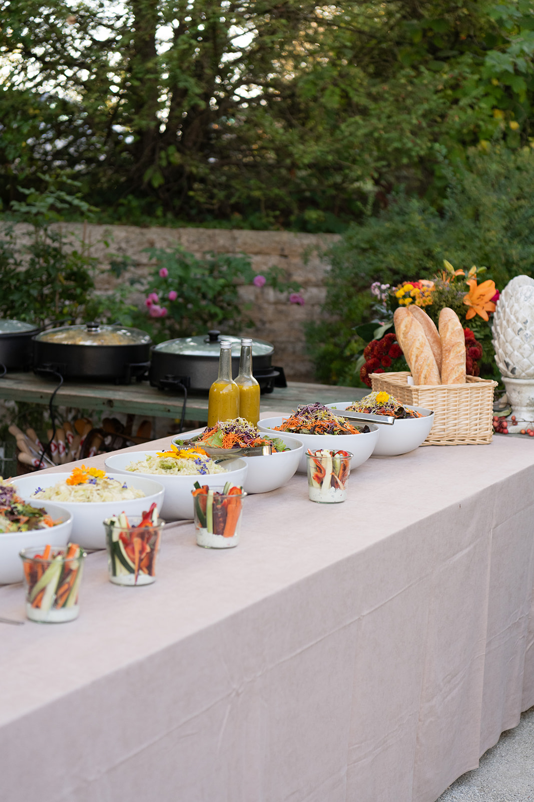 Gartenbuffet bei einer Veranstaltung